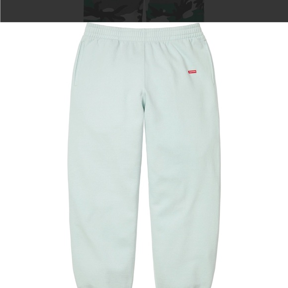 Supreme small box sweat pants. Brand new. Always Authentic 🩵 Pale blue. L